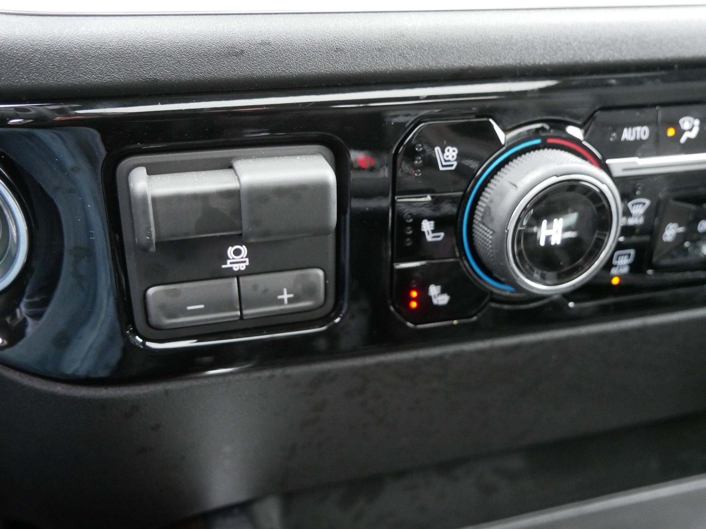 Used 2026 Chevrolet Silverado 1500 High Country w/ Technology Package image 34