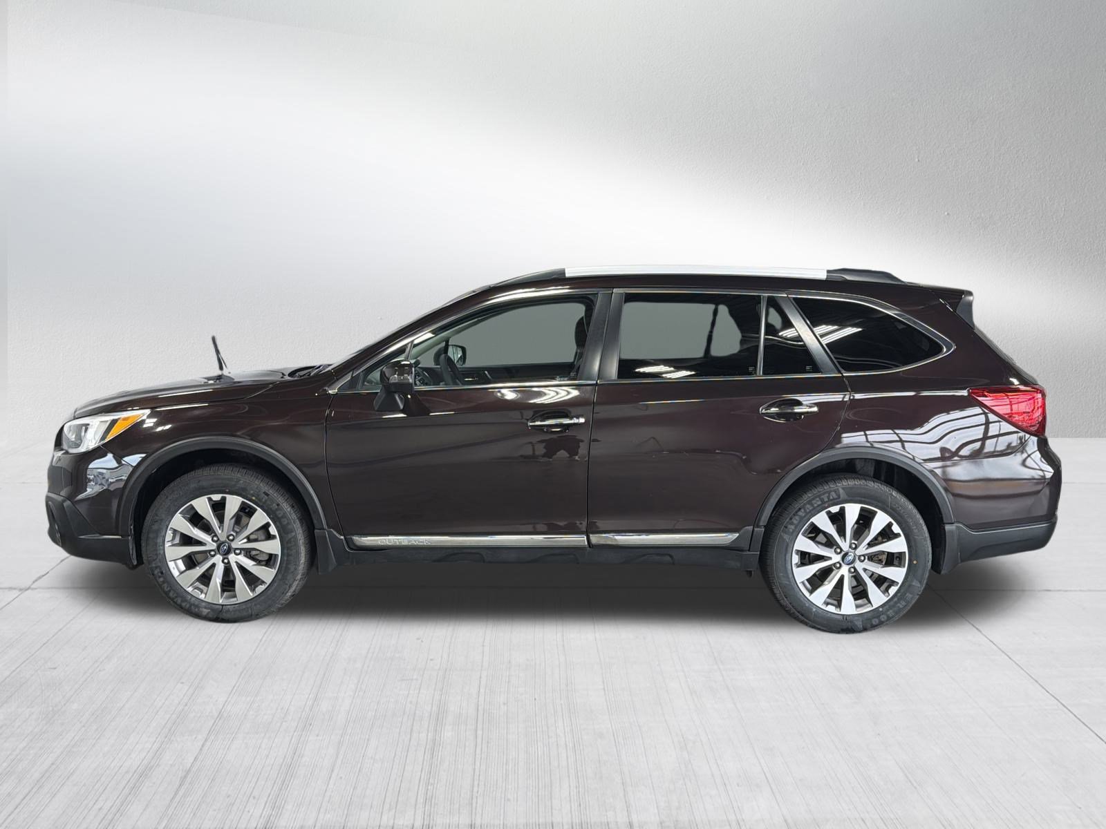 Used 2017 Subaru Outback 2.5i Touring w/ Popular Package #5A image 4