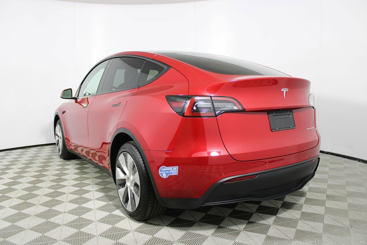 Used 2021 Tesla Model Y Long Range AWD/4WD image 31