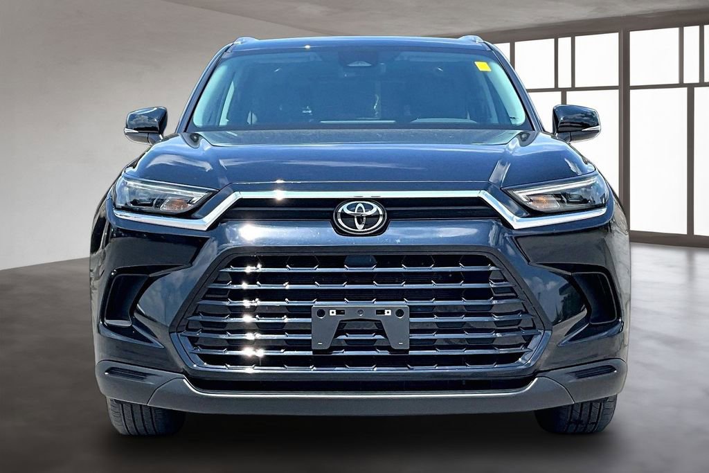 Used 2024 Toyota Grand Highlander FWD image 2