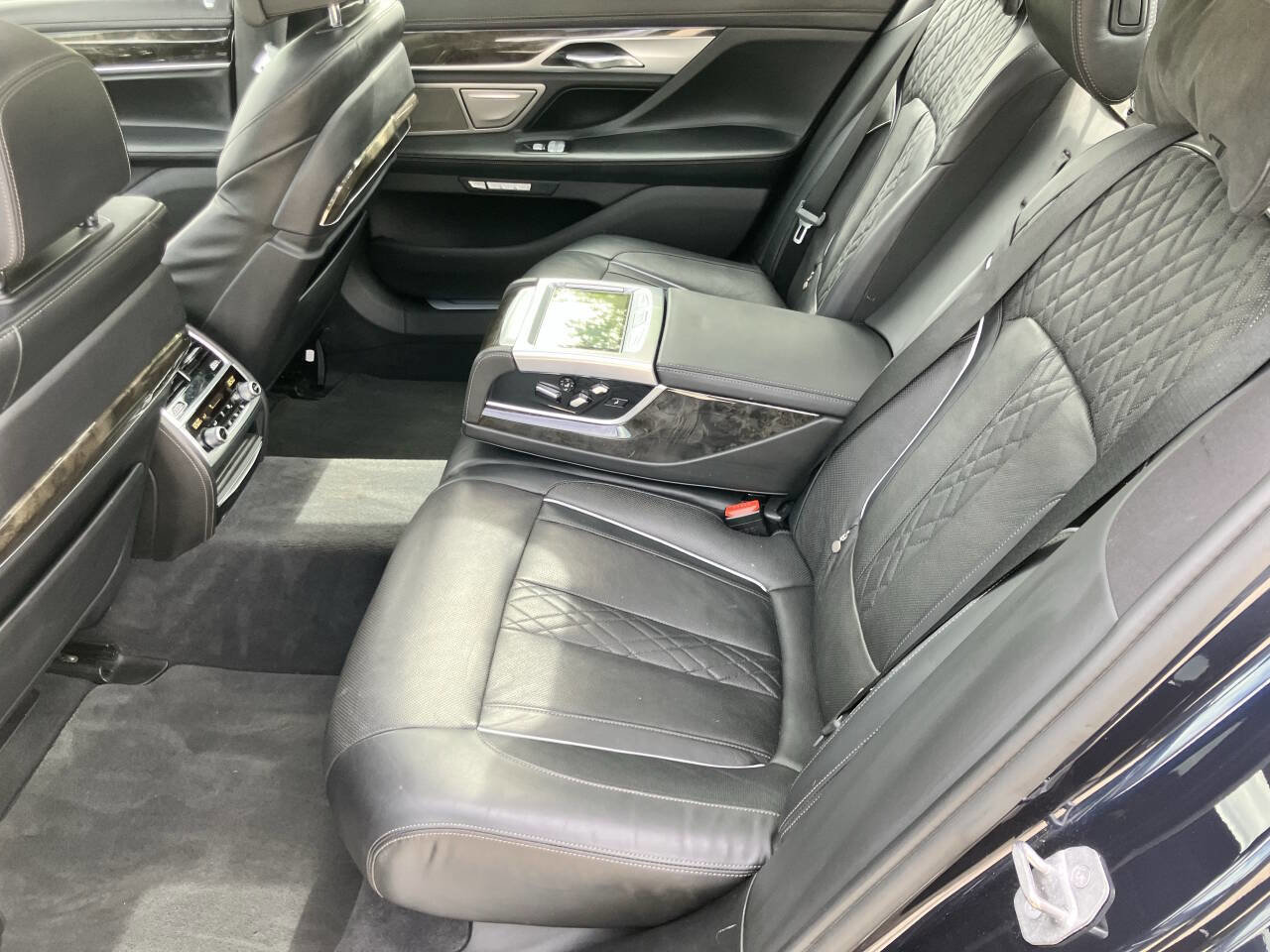 Used 2016 BMW 750i xDrive image 20