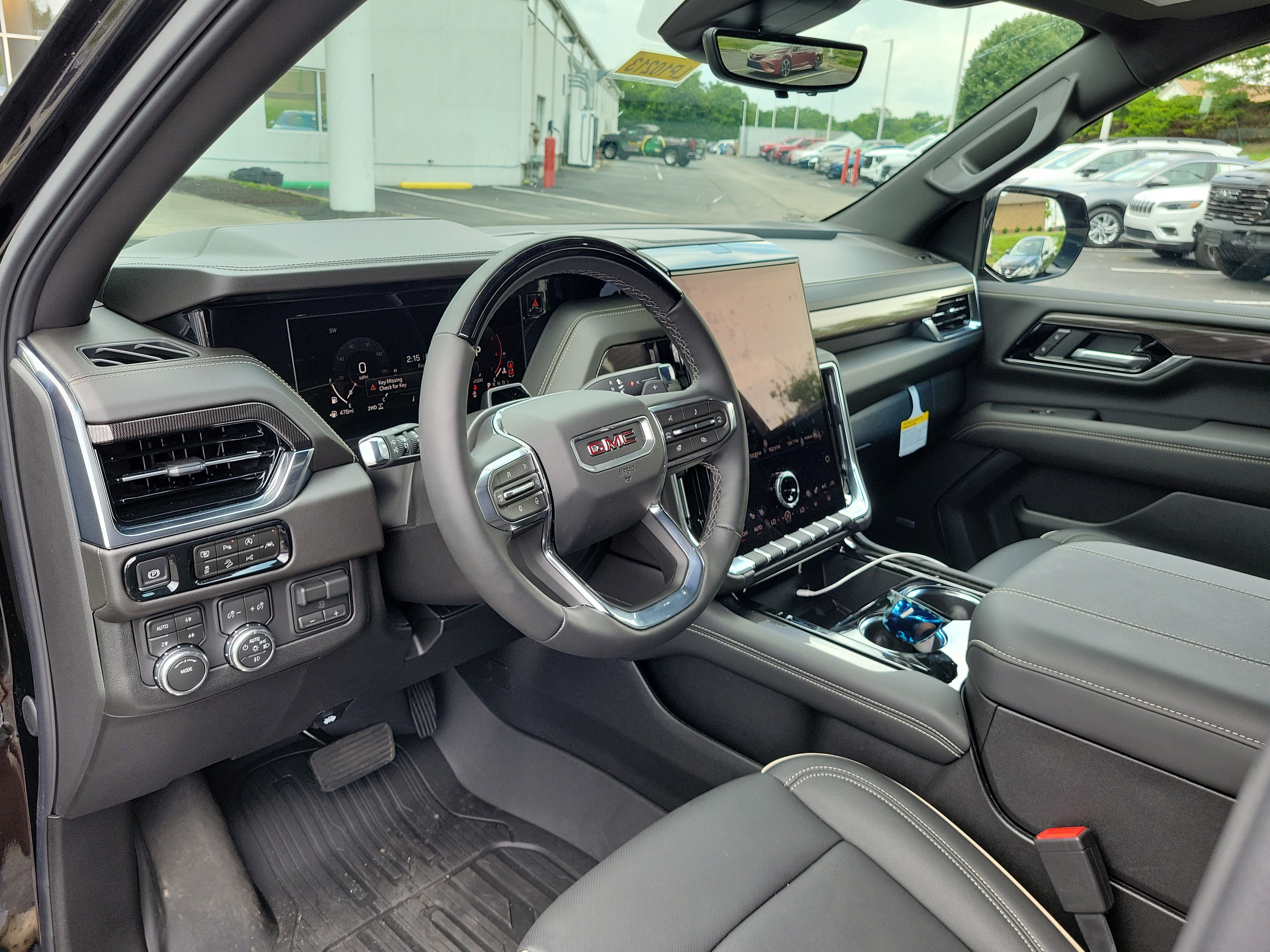 Used 2026 GMC Yukon Elevation w/ Elevation Premium Package AWD/4WD image 17