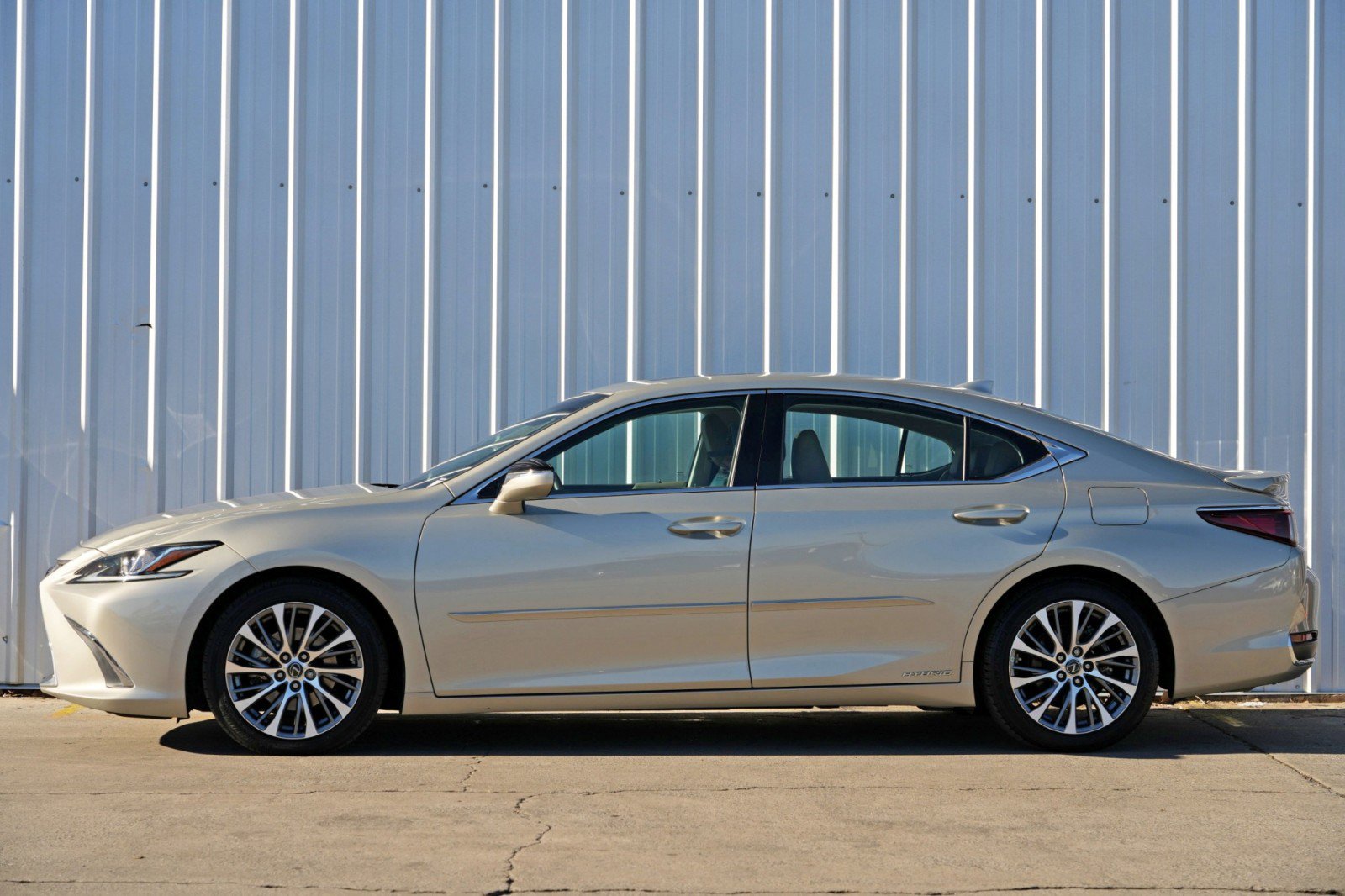 Used 2020 Lexus ES 300h w/ Premium Package image 8
