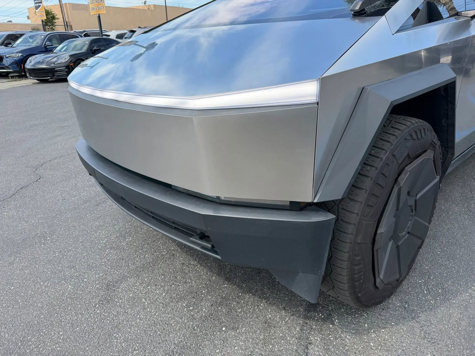 Used 2024 Tesla Cybertruck AWD Crew Cab image 4