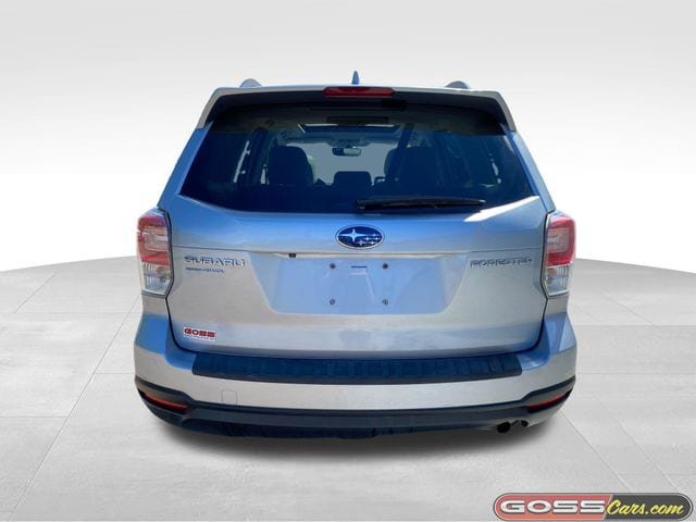 Used 2018 Subaru Forester 2.5i Premium w/ All-Weather Package AWD/4WD image 4