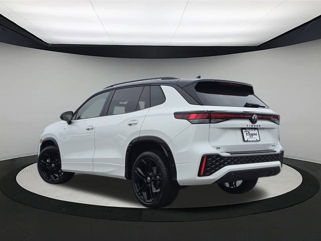 New 2026 Volkswagen Tiguan SE R-Line image 5