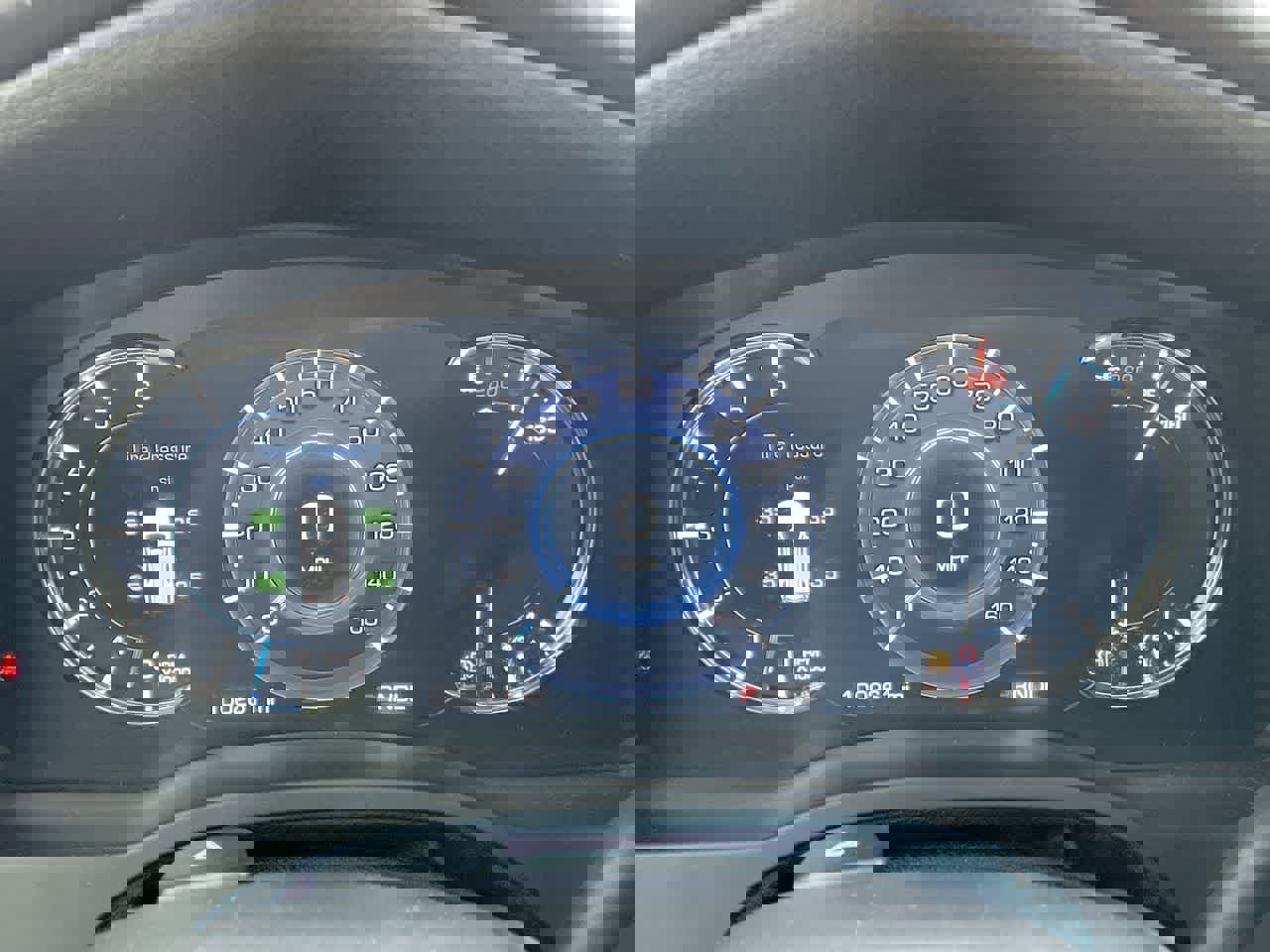 Used 2018 Cadillac Escalade ESV Luxury image 35