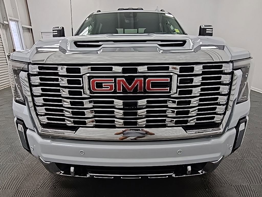 New 2026 GMC Sierra 2500 Denali w/ Denali Reserve Package image 3
