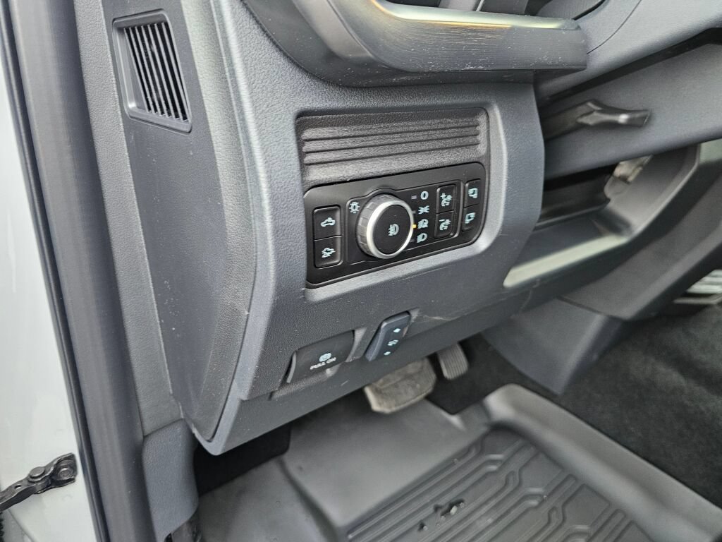 New 2026 Ford F350 Lariat w/ FX4 Off-Road Package AWD/4WD image 17