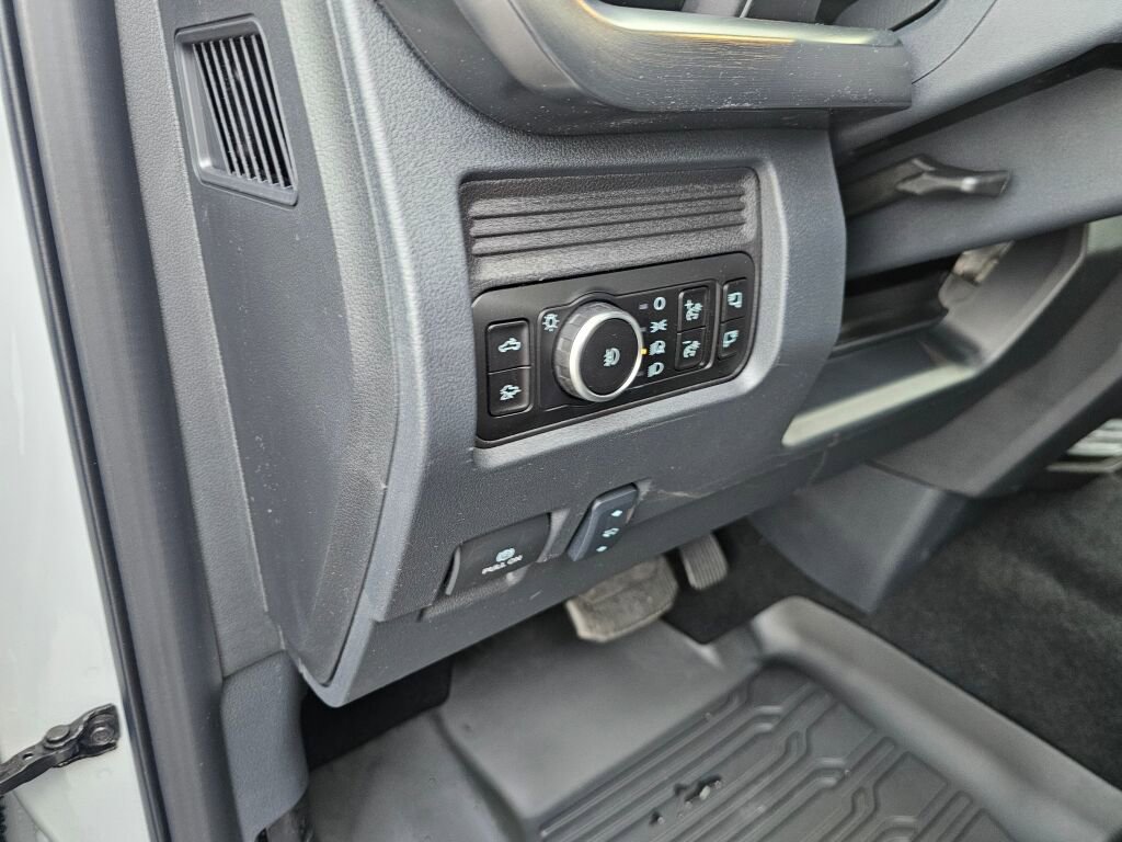 New 2026 Ford F350 Lariat w/ FX4 Off-Road Package image 17