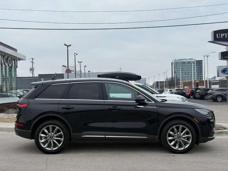 Used 2022 Lincoln Corsair AWD w/ Premium Package image 2