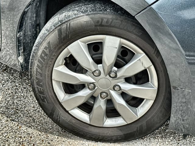 Used 2015 Toyota Corolla L FWD image 10