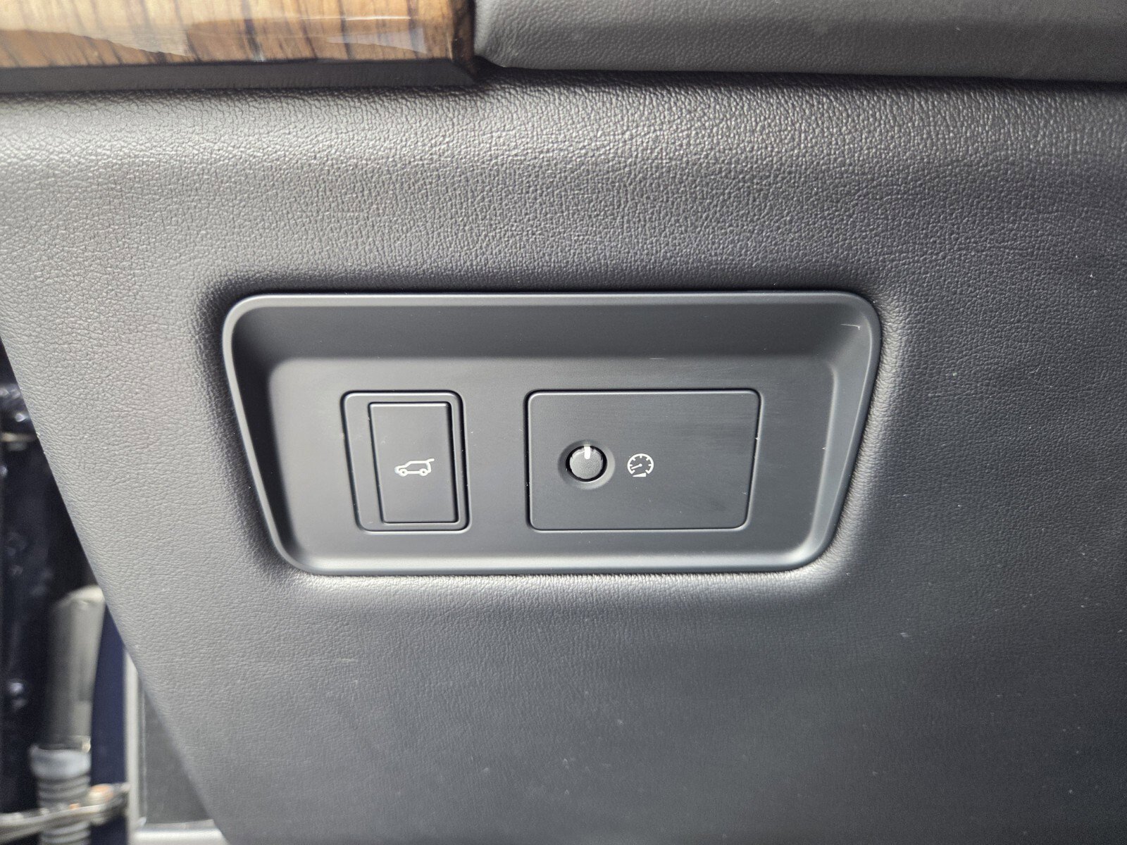 Used 2020 Land Rover Range Rover HSE image 19