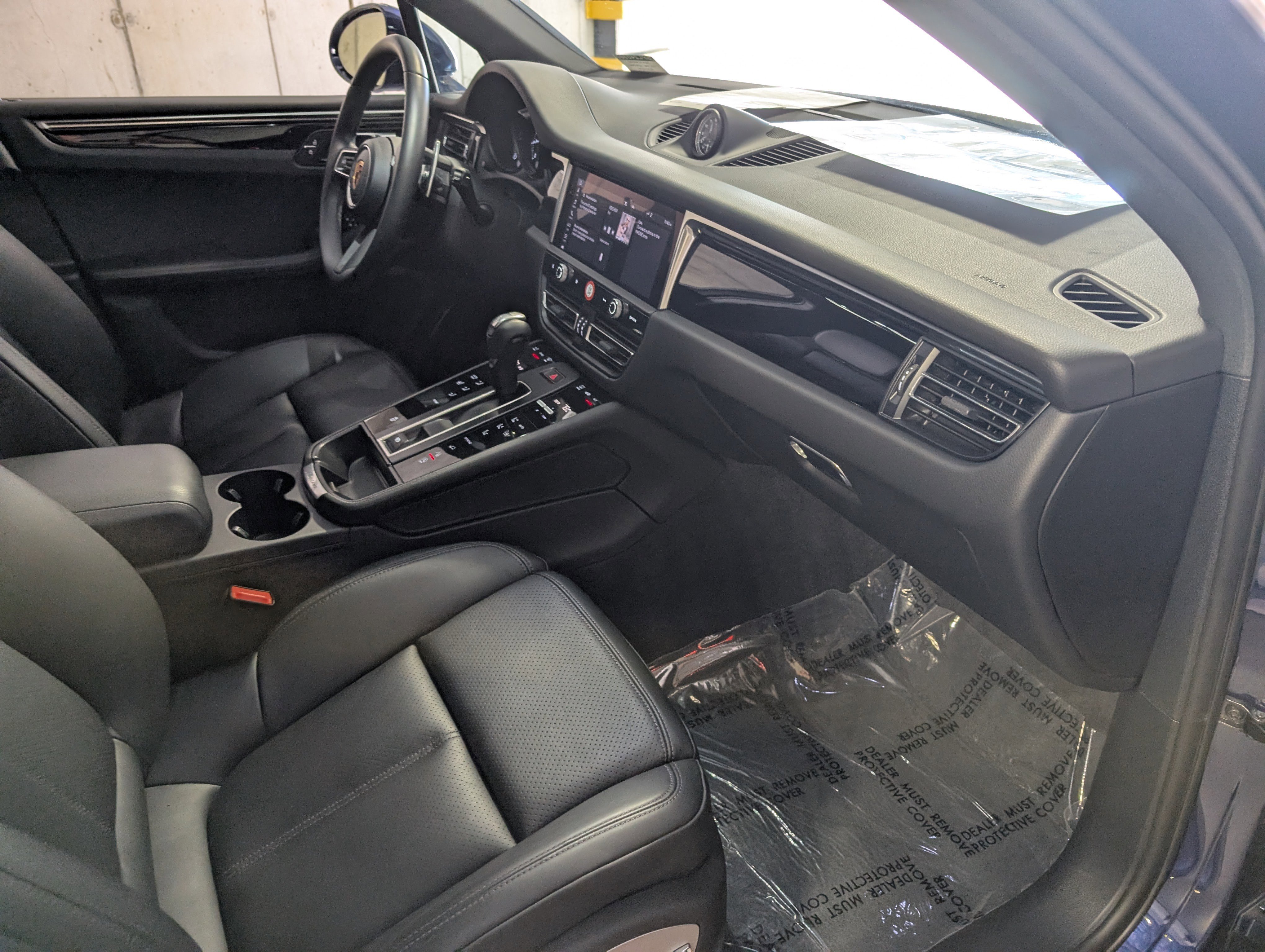 Certified 2024 Porsche Macan image 21