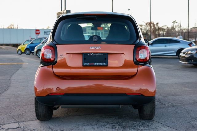Used 2016 smart fortwo passion image 12