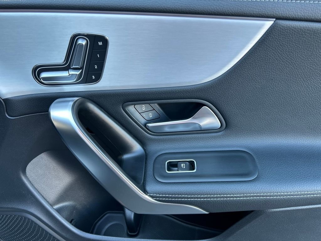 Used 2025 Mercedes-Benz CLA 250 4MATIC image 28
