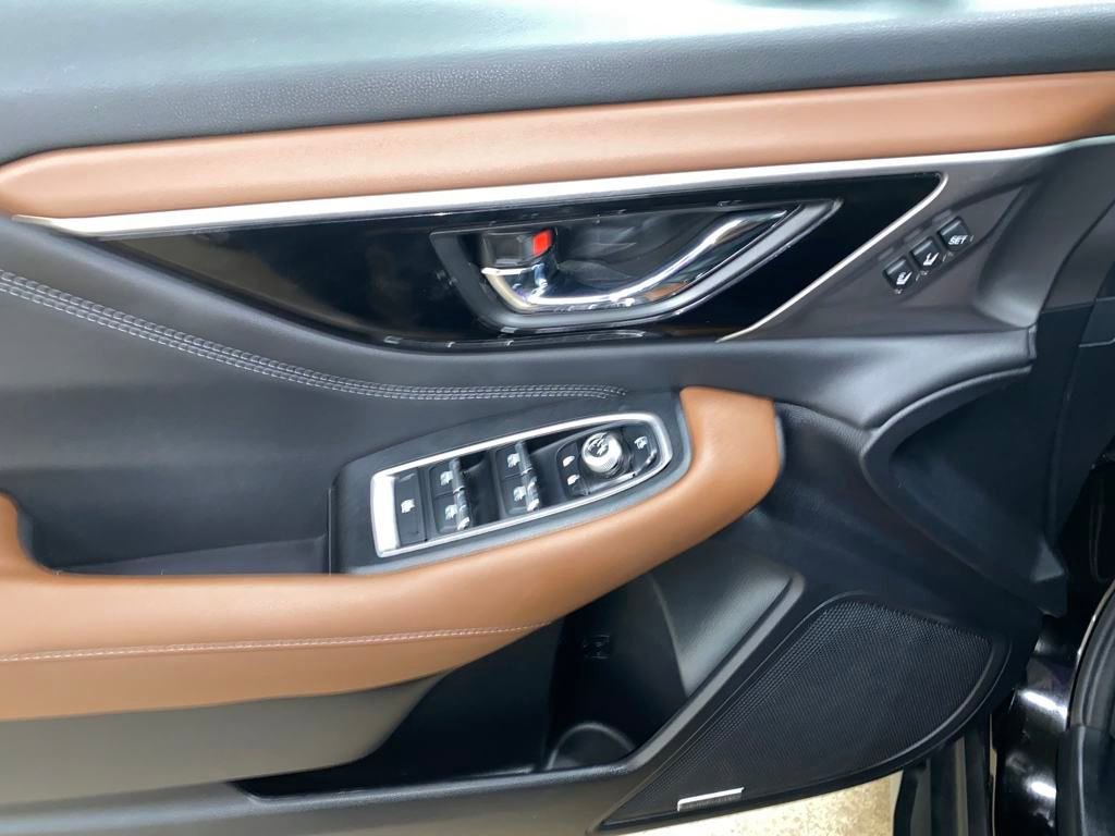 Used 2021 Subaru Outback Touring w/ Popular Package #2 image 30