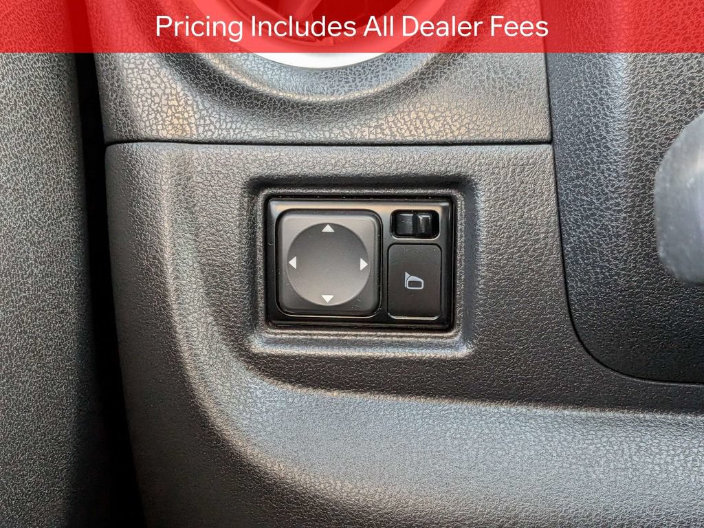Used 2014 Nissan Versa Note S FWD image 25