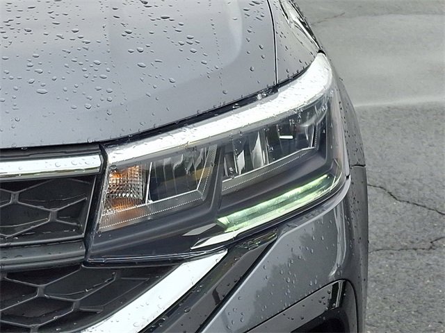 Used 2022 Volkswagen Taos SE image 9