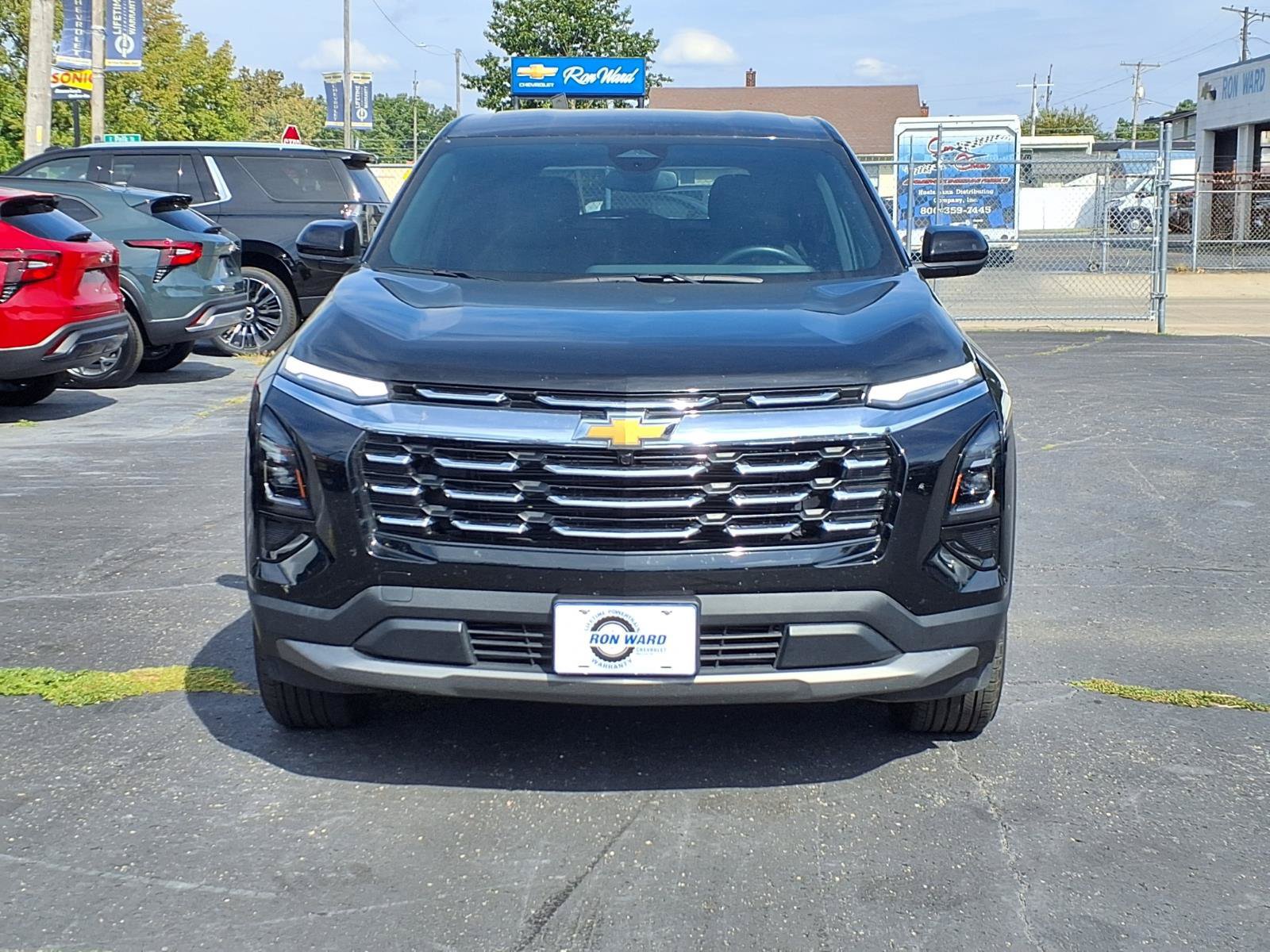 Used 2026 Chevrolet Equinox LT w/ Convenience Package II AWD/4WD image 2