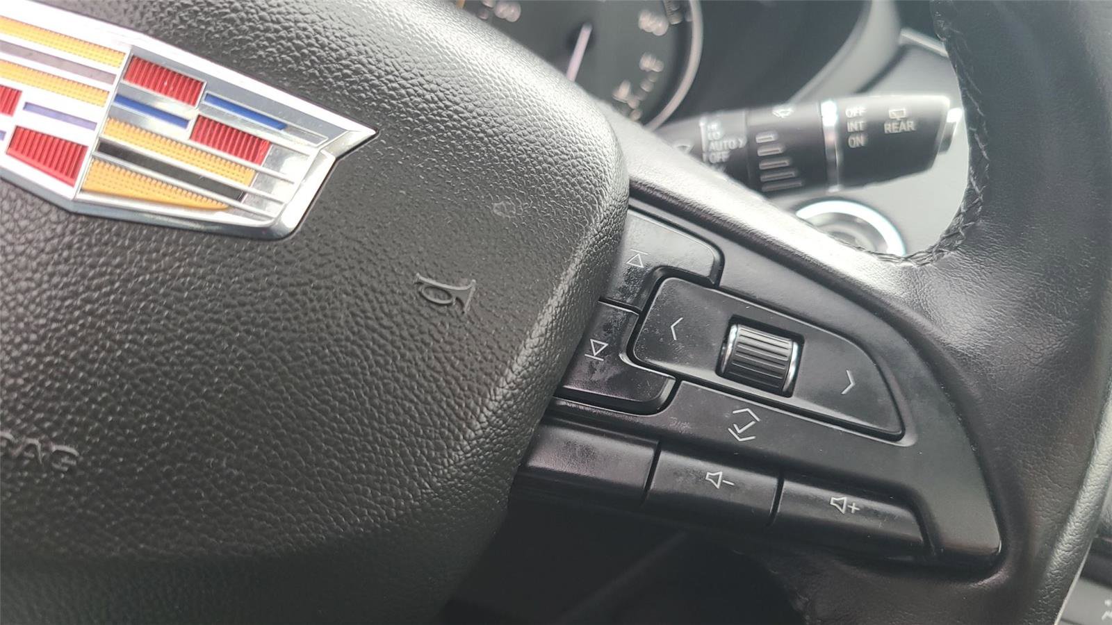 Used 2019 Cadillac XT4 Premium Luxury AWD/4WD image 18