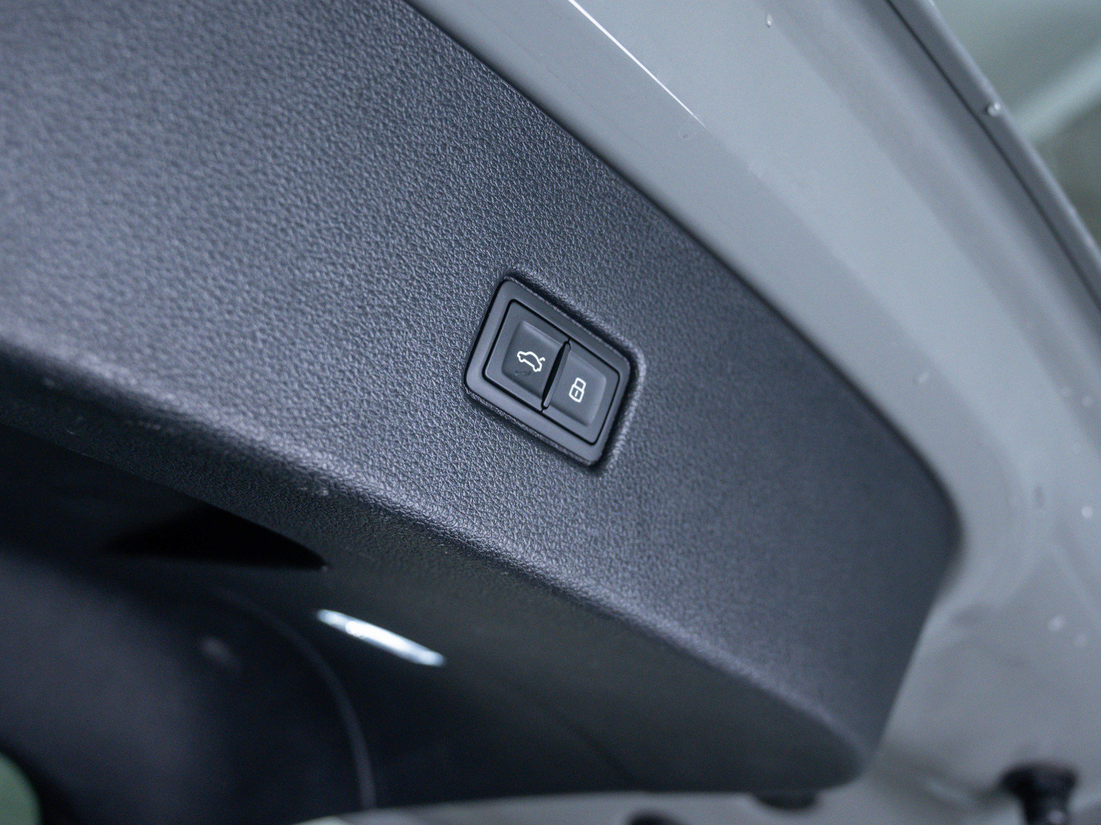 Used 2021 Audi SQ5 Prestige w/ Prestige Package image 9