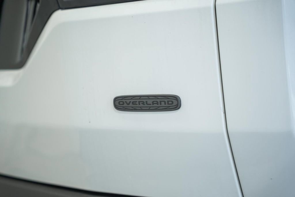 New 2026 Jeep Cherokee Overland w/ Trailer Tow Group AWD/4WD image 8