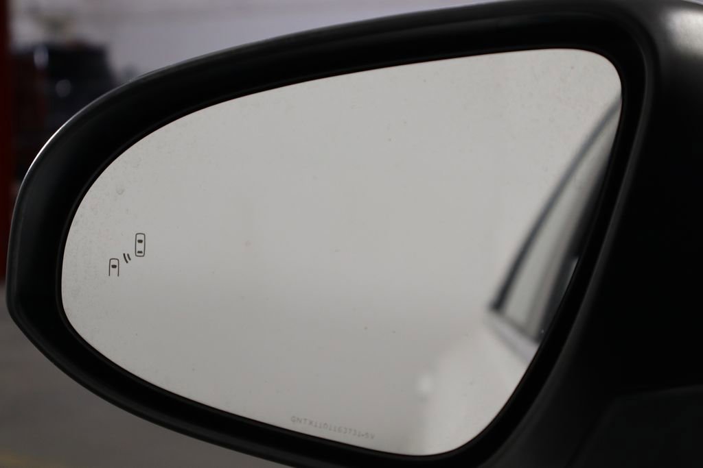 Used 2017 Toyota Camry XSE w/ Moonroof Package image 36