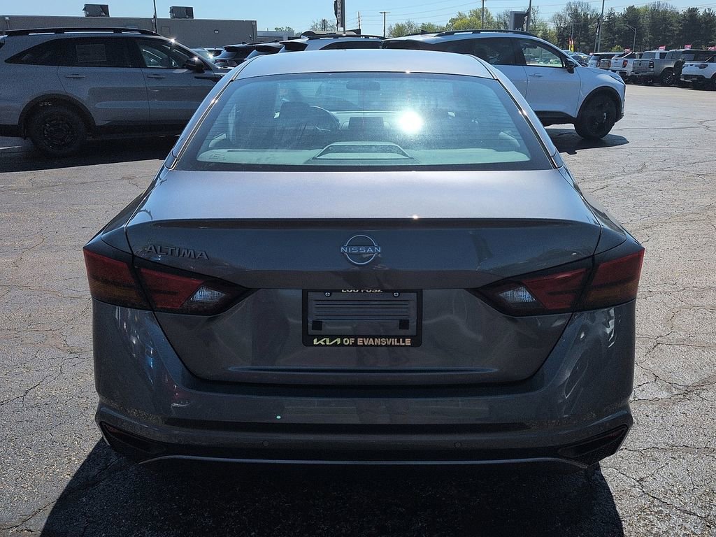 Used 2024 Nissan Altima 2.5 S FWD image 6