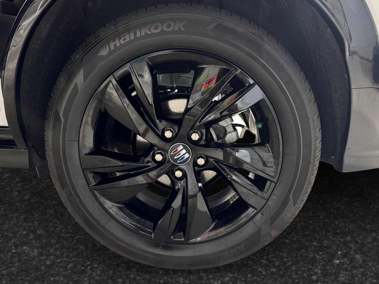 Used 2025 Buick Encore GX Sport Touring w/ Comfort Package image 12