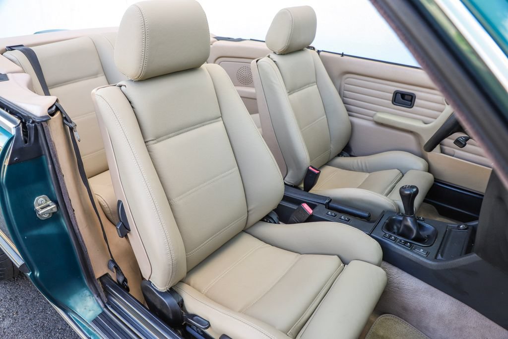 Used 1992 BMW 325i Convertible RWD image 29