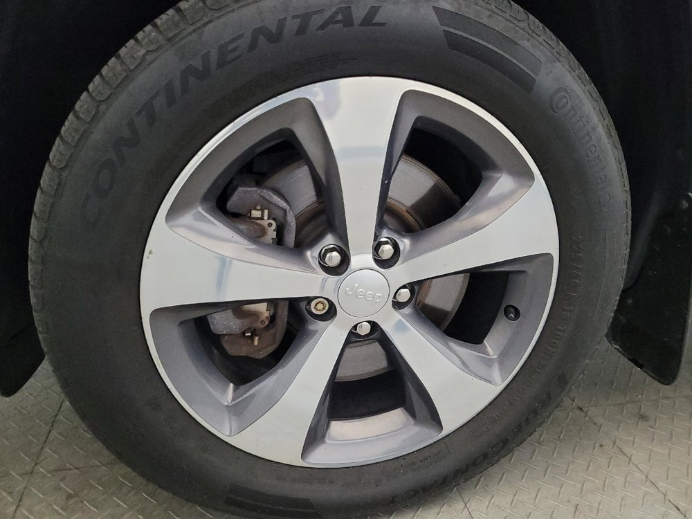 Used 2019 Jeep Cherokee Limited AWD/4WD image 31