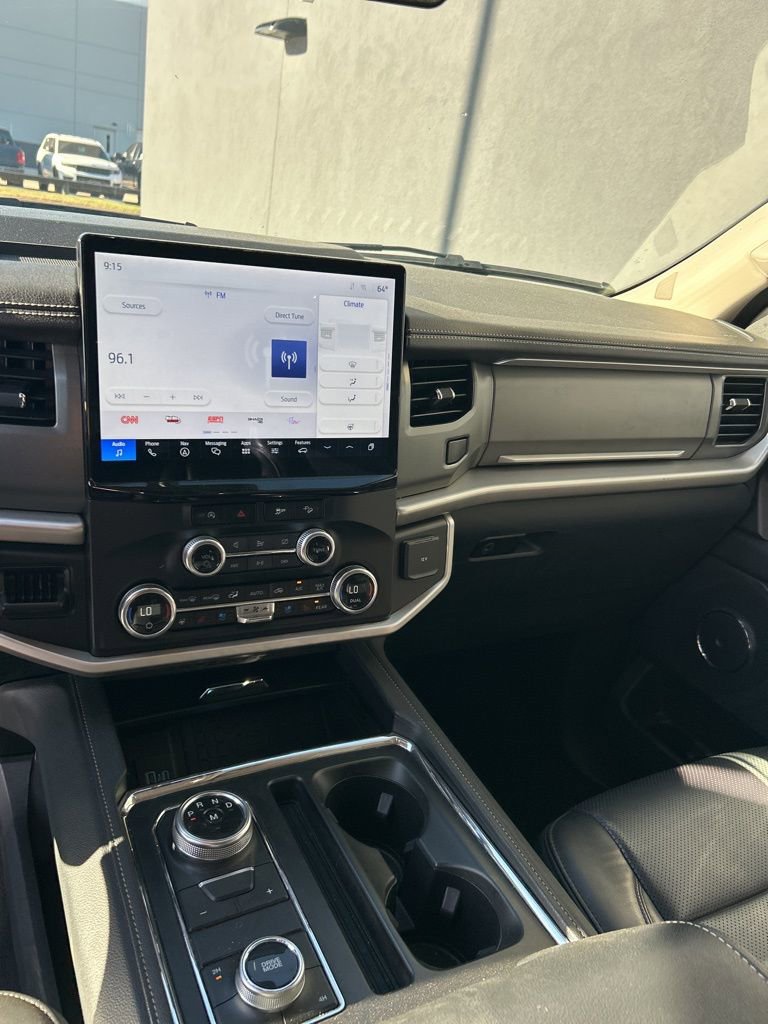 Used 2024 Ford Expedition Max XLT image 10
