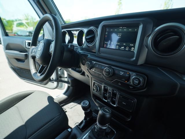 Used 2023 Jeep Gladiator Sport image 30