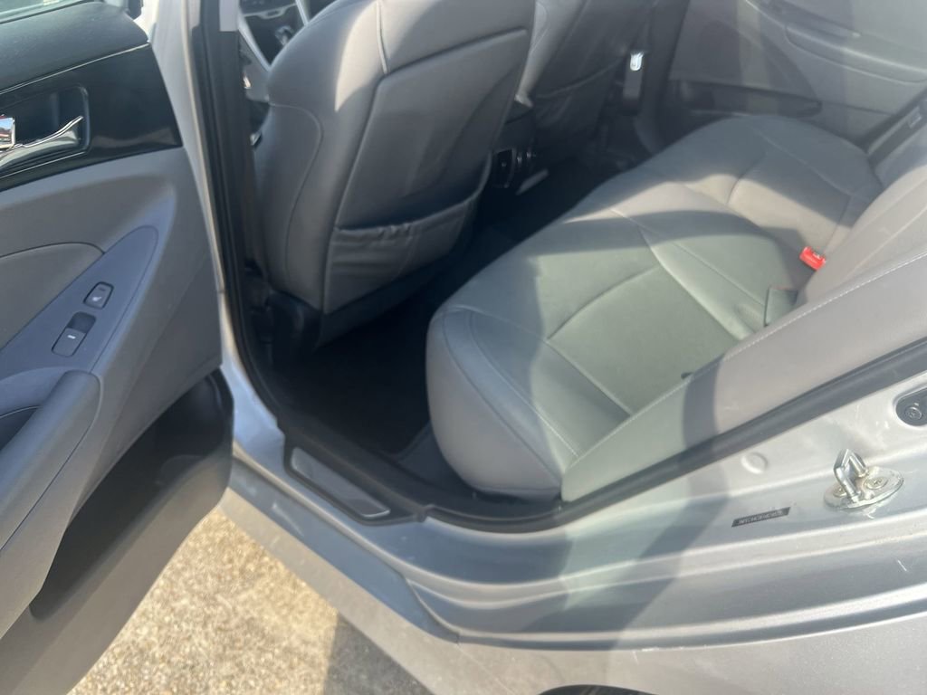 Used 2014 Hyundai Sonata Limited w/ Technology Package 05 image 21