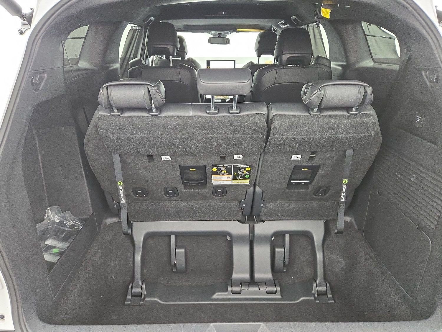 Certified 2025 Toyota Sienna Limited FWD image 29