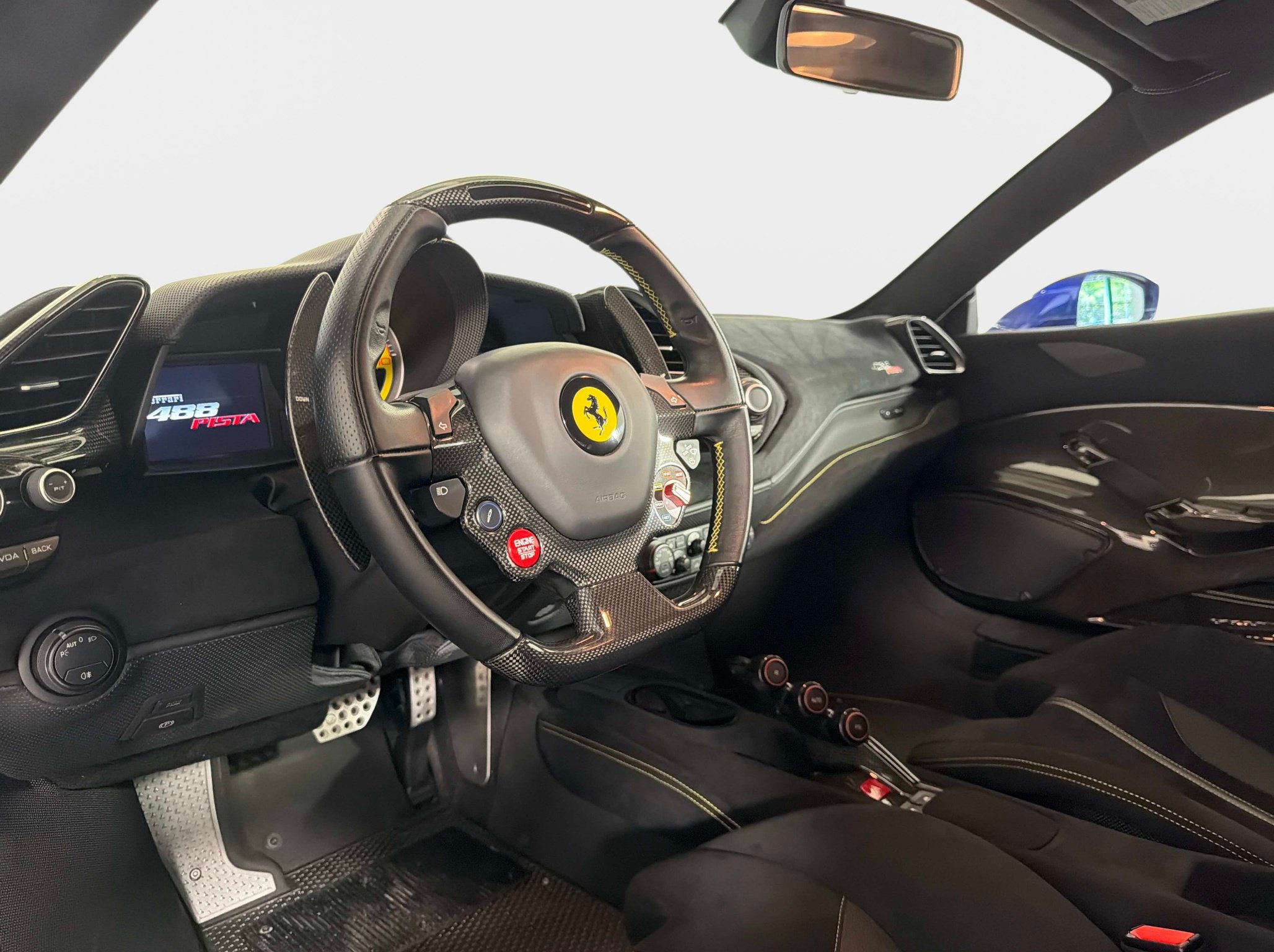 Used 2020 Ferrari 488 Pista Coupe RWD image 36