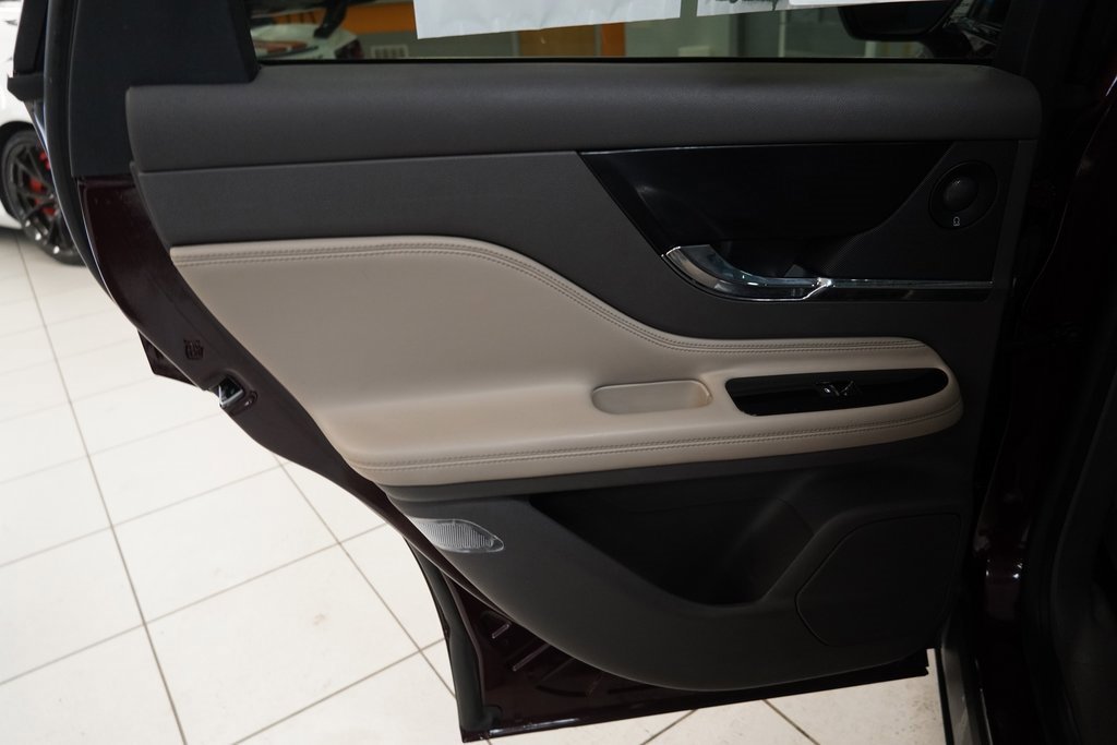 Used 2020 Lincoln Corsair Reserve w/ Elements Package image 22