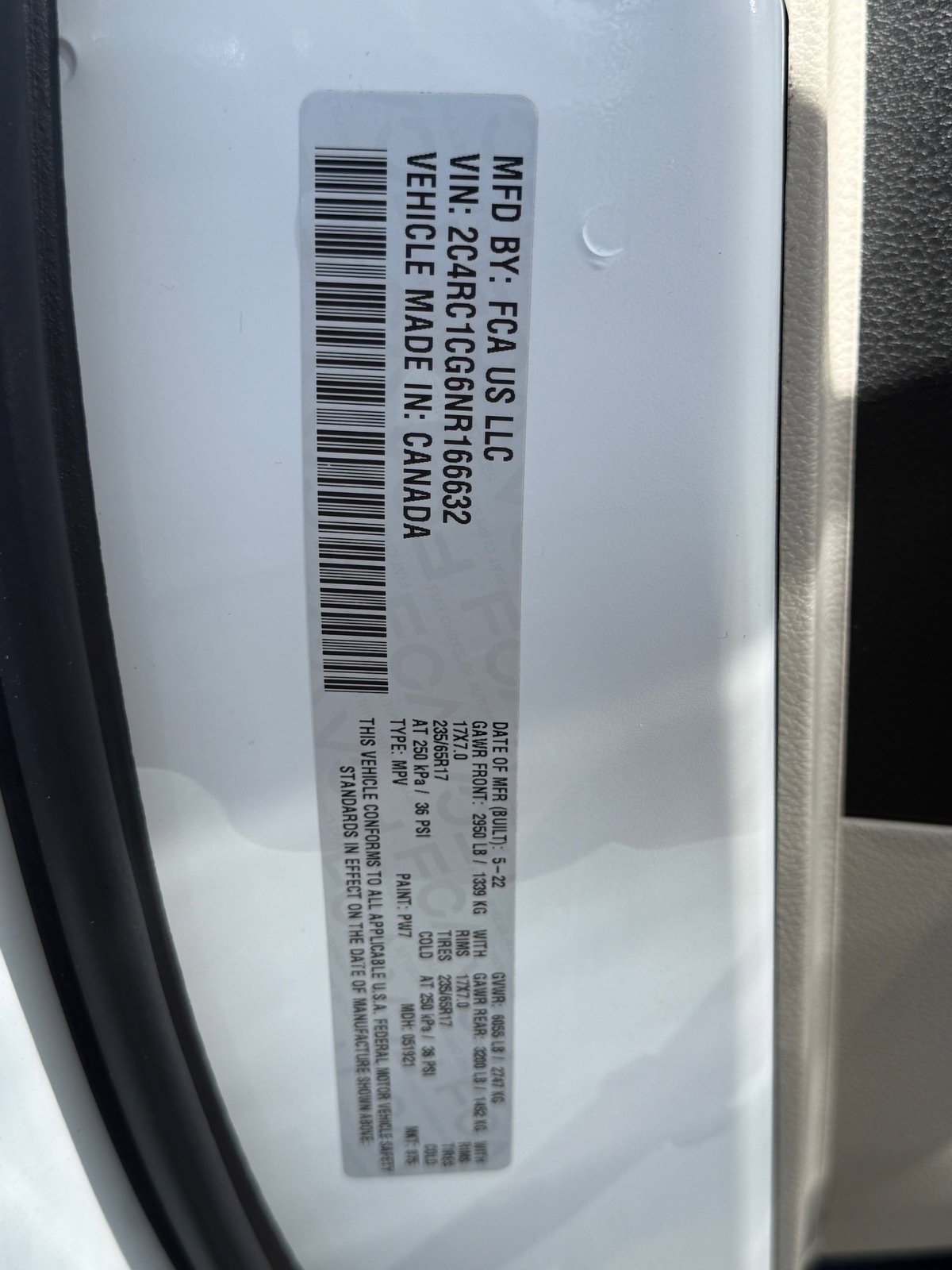 Used 2022 Chrysler Voyager LX image 31