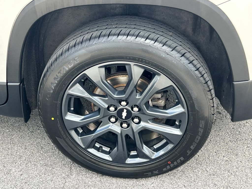 Used 2021 Chevrolet Traverse RS AWD/4WD image 17