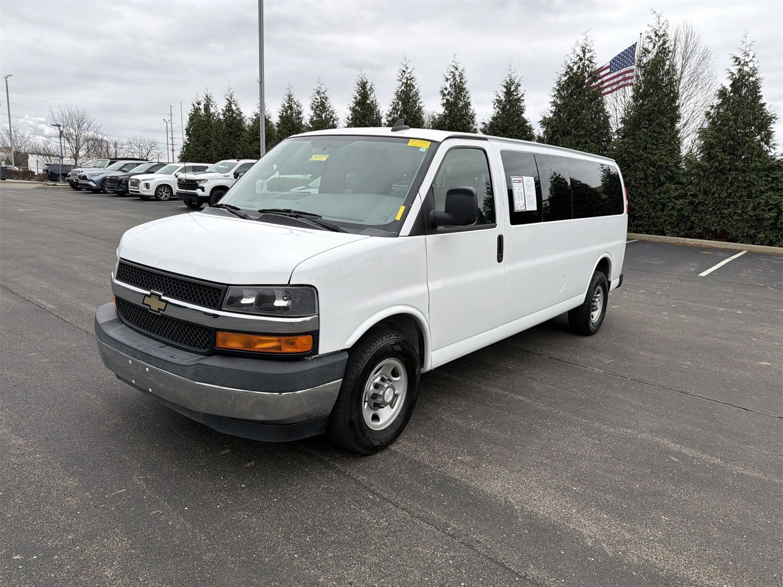 Used 2017 Chevrolet Express 3500 LT w/ LT Preferred Equipment Group image 4