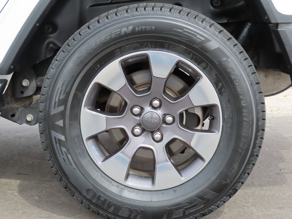 Certified 2020 Jeep Wrangler Unlimited Sahara image 11