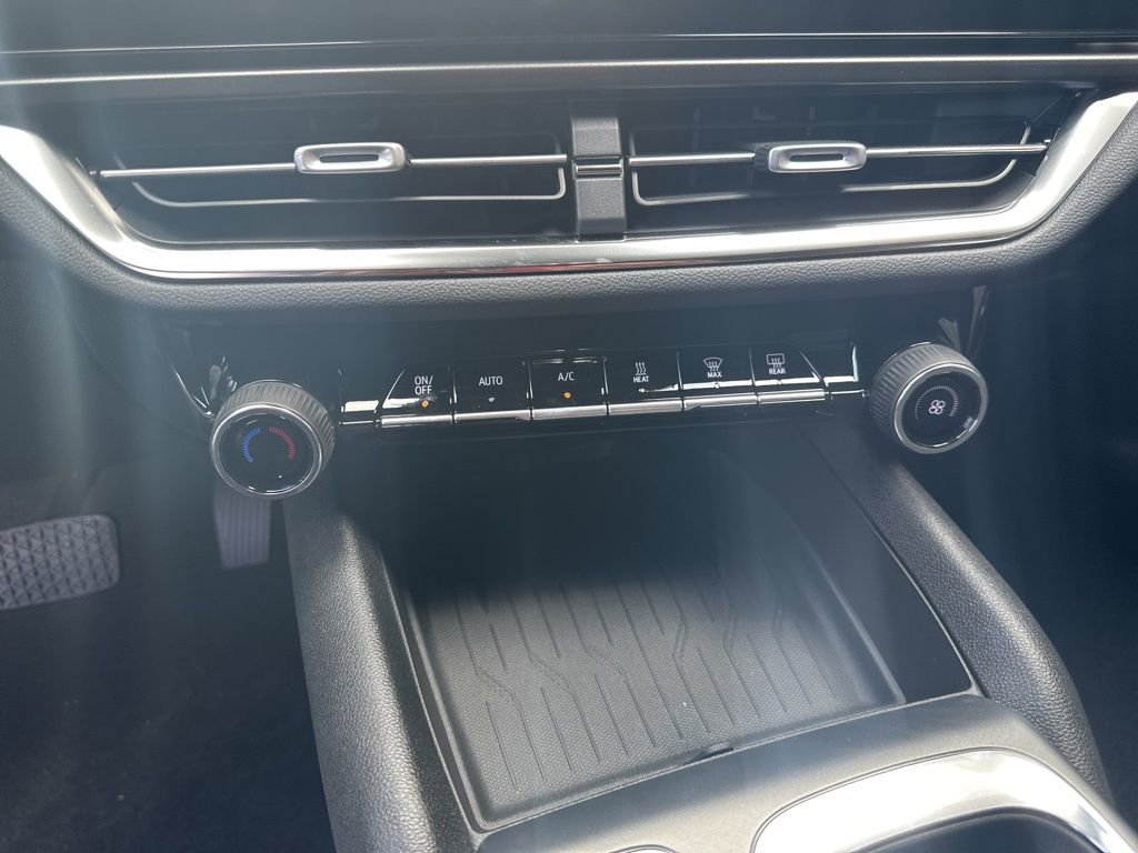 New 2026 Chevrolet Equinox EV LT image 12