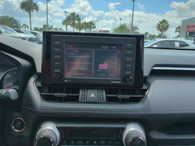 Used 2020 Toyota RAV4 XLE Premium FWD image 14