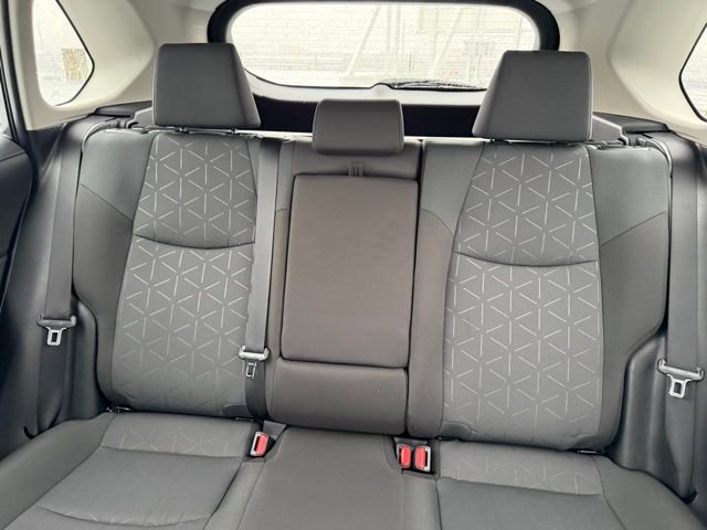 Used 2025 Toyota RAV4 XLE AWD/4WD image 11