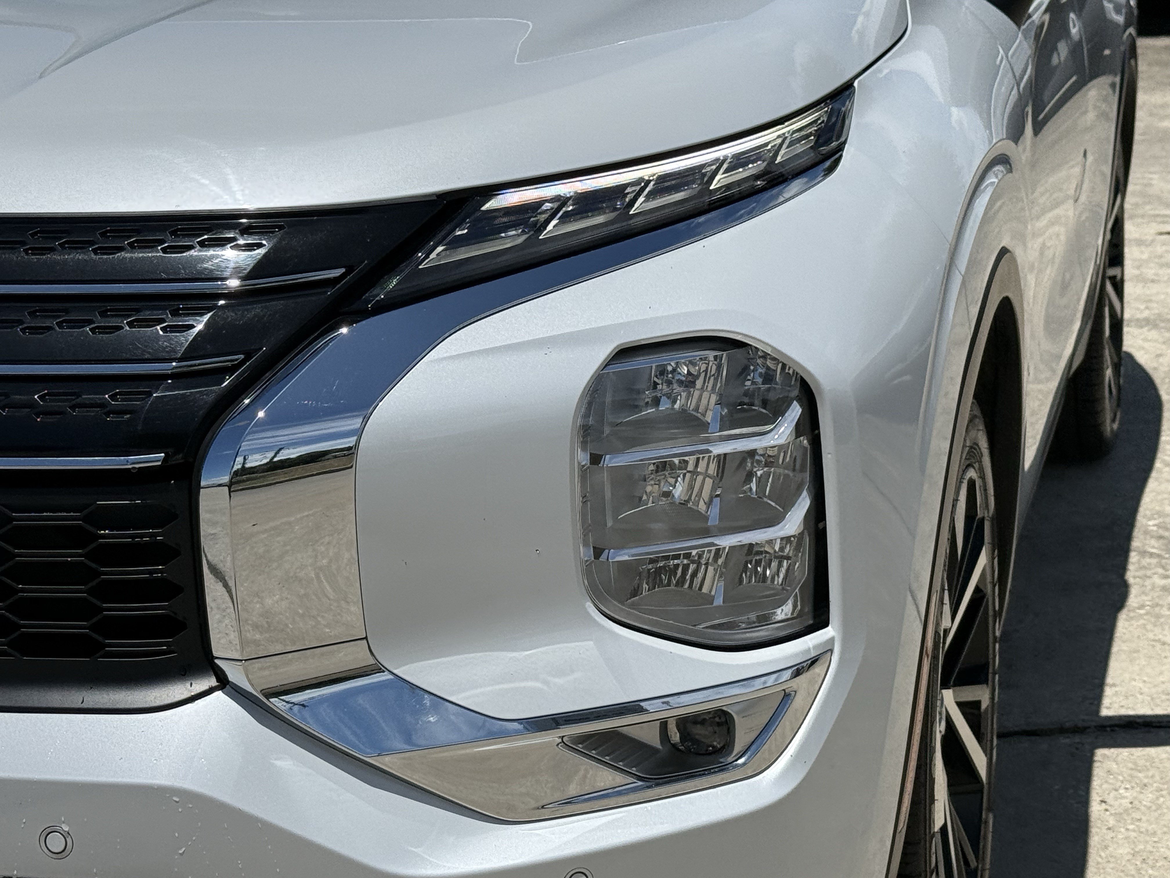 Used 2024 Mitsubishi Outlander SE FWD image 11