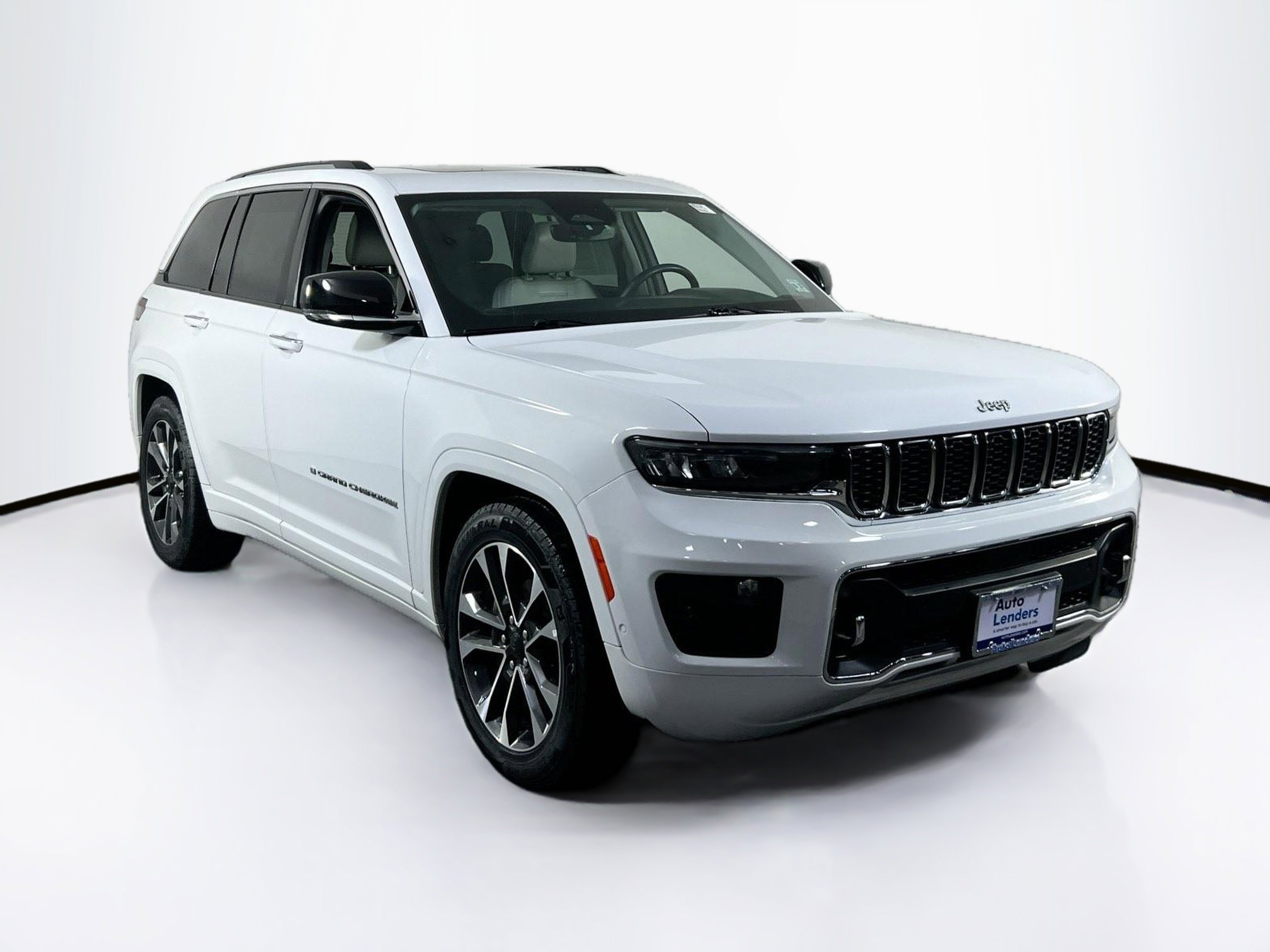 Used 2022 Jeep Grand Cherokee Overland image 3
