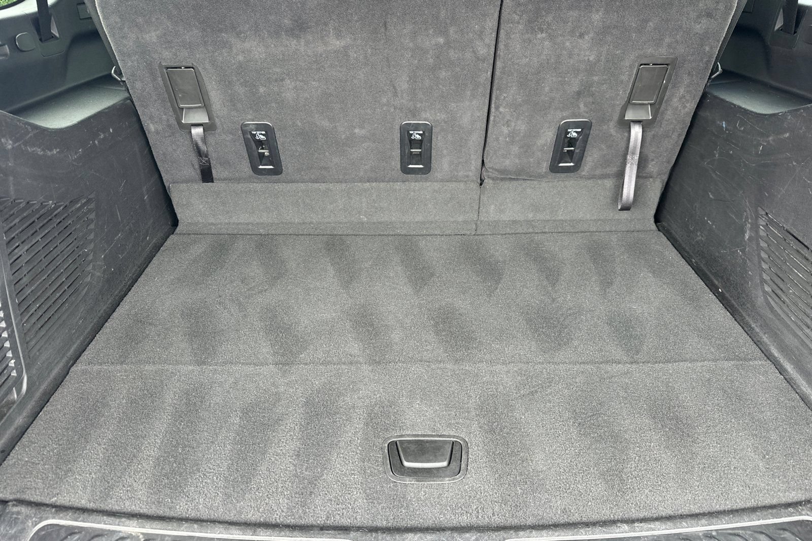 Used 2025 Chevrolet Suburban LT AWD/4WD image 16