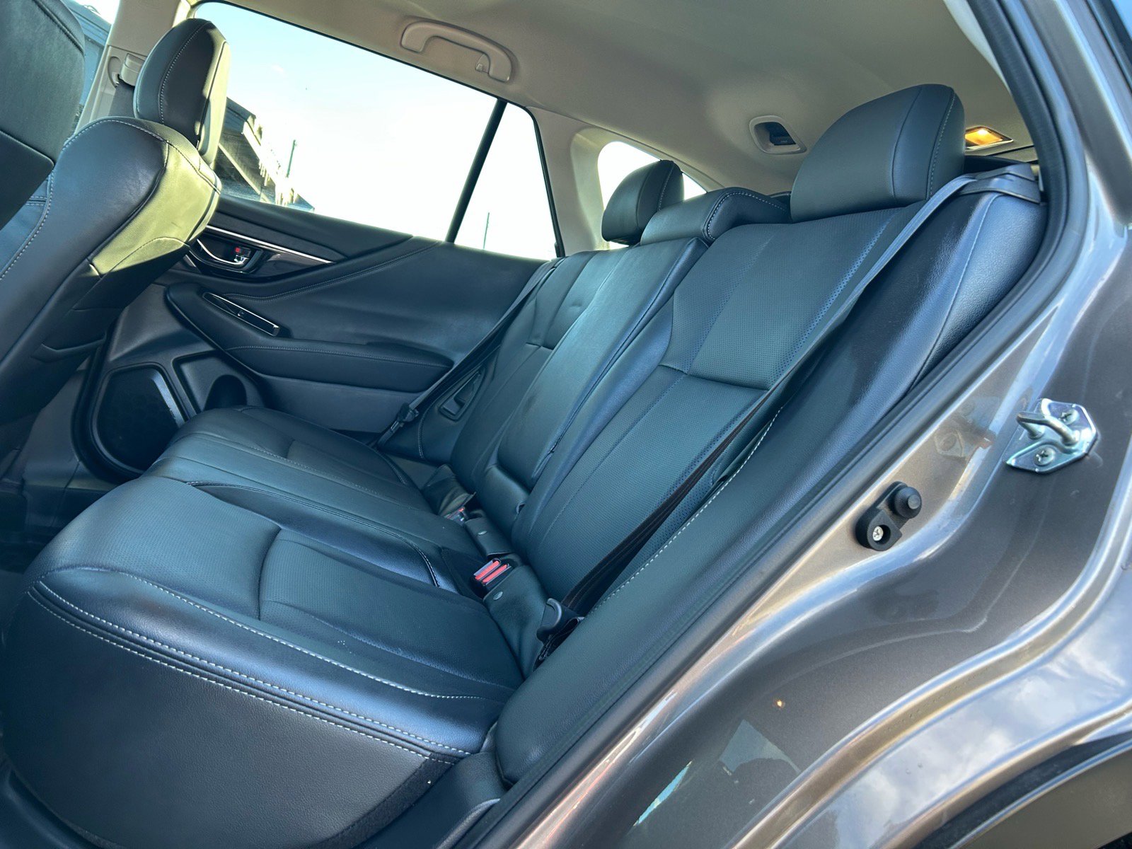 Used 2022 Subaru Outback Limited image 16