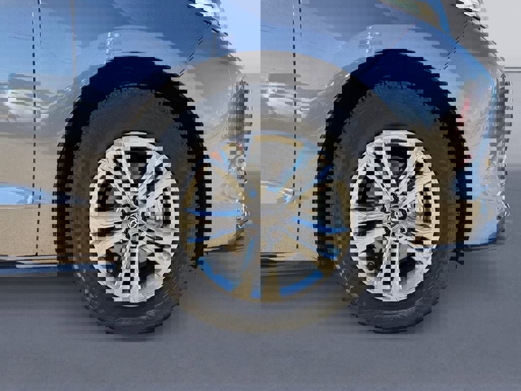 Used 2023 Toyota Sienna Platinum image 9